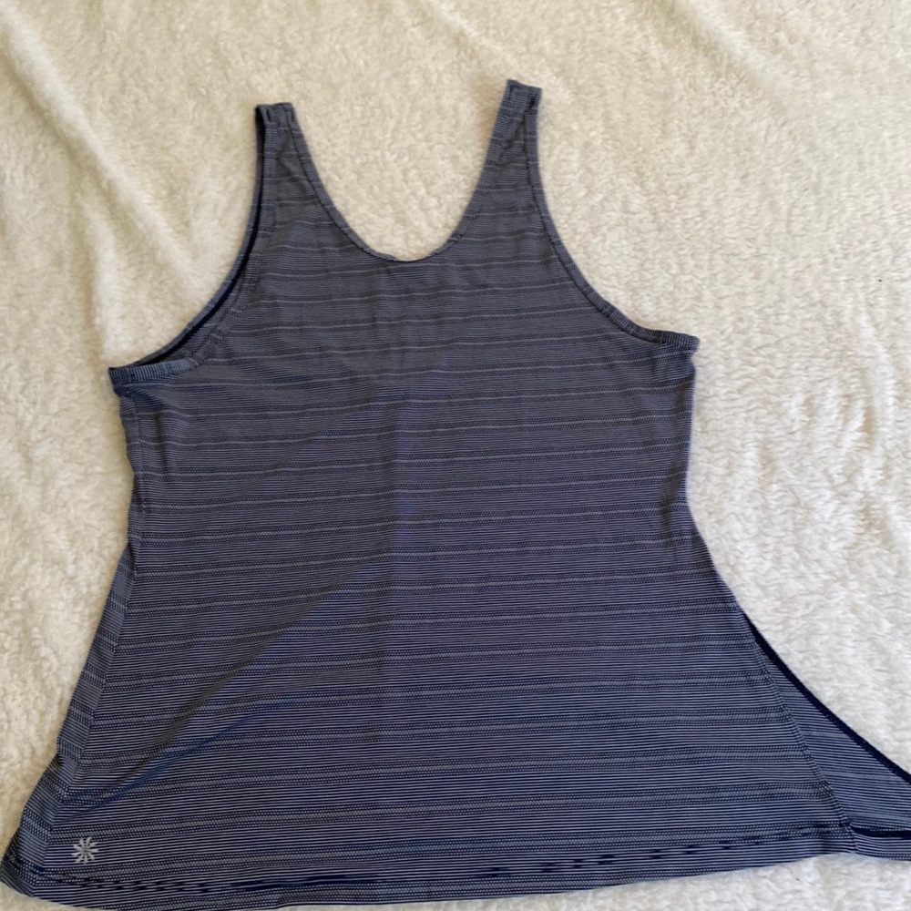 Athleta size M knot side
